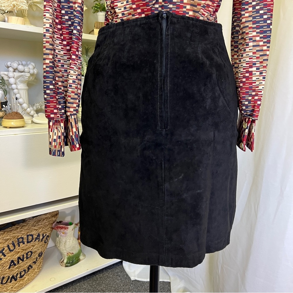 Vintage 90s Erez Levi Black Leather Gold Clasp Mini Skirt - Picture 7 of 12